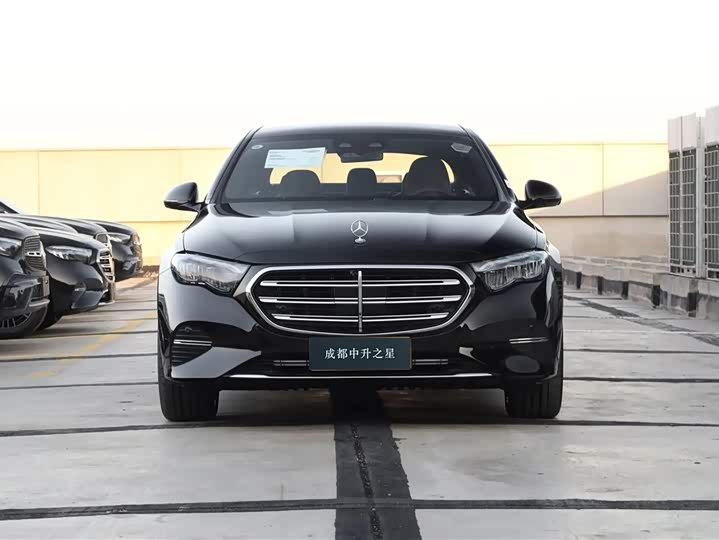 Фото 2 - Mercedes-Benz E-Class