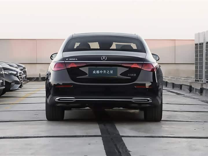 Фото 6 - Mercedes-Benz E-Class