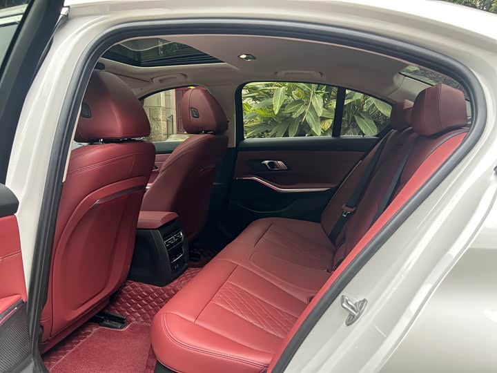 Photo 7 - BMW 3 Series