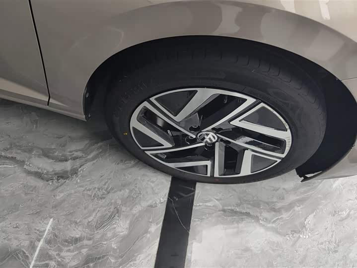 Фото 6 - Volkswagen Sagitar L