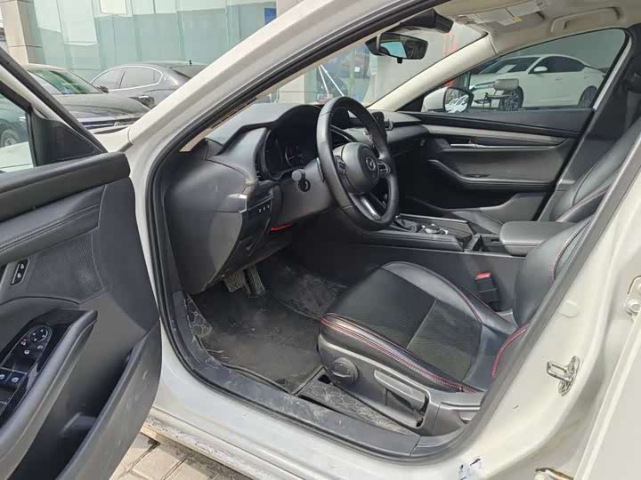 Photo 4 - Mazda 3 (Axela)