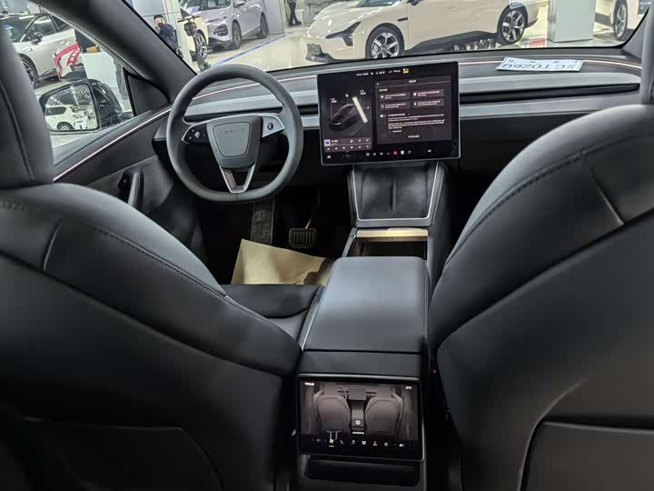 Фото 7 - Tesla Model Y