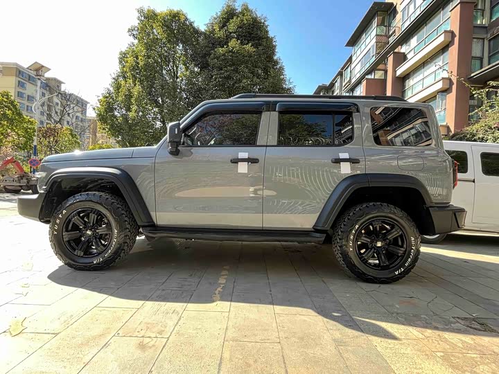 Фото 6 - Tank 300