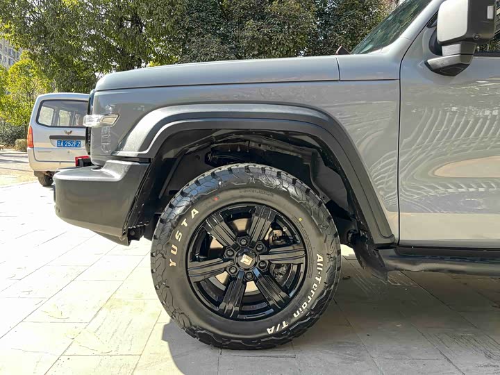 Фото 9 - Tank 300