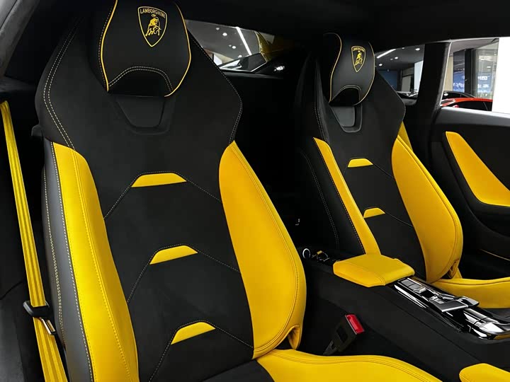 Фото 4 - Lamborghini Huracán