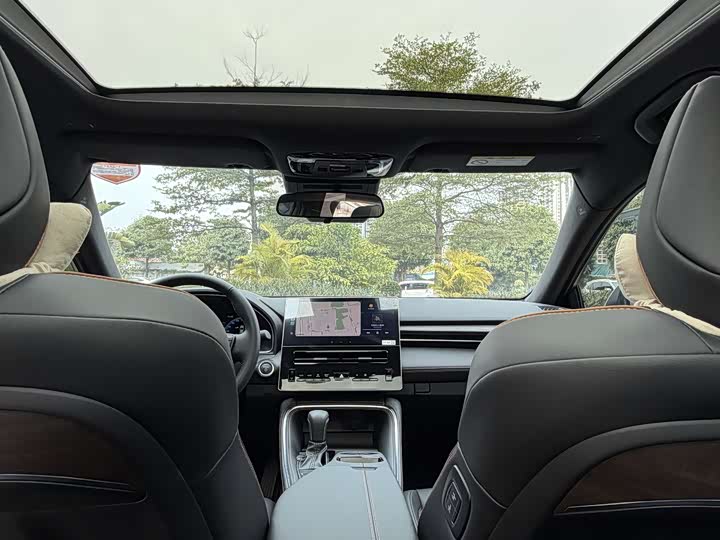 Фото 8 - Toyota Avalon