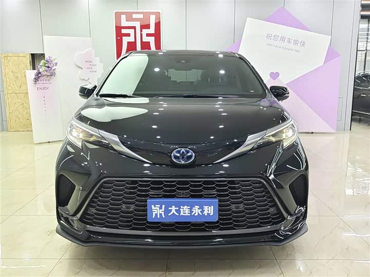 Фото 2 - Toyota Granvia