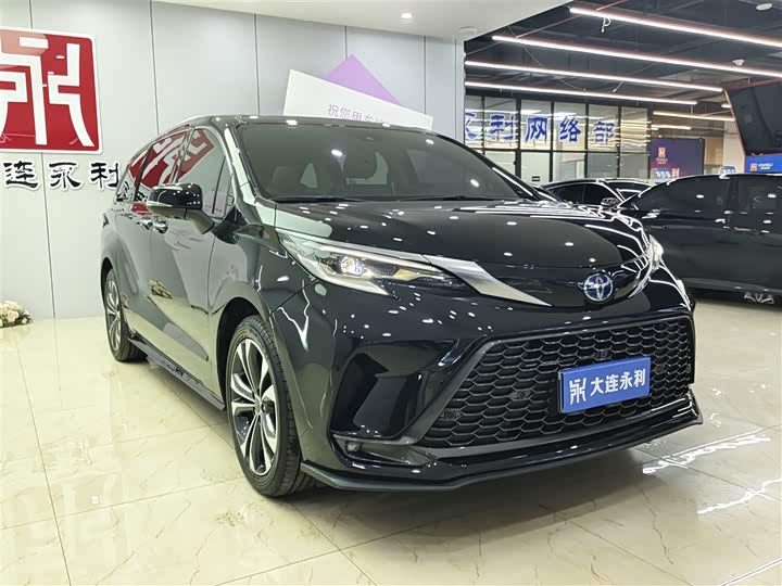 Фото 3 - Toyota Granvia