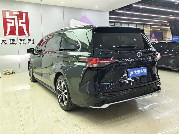 Фото 4 - Toyota Granvia