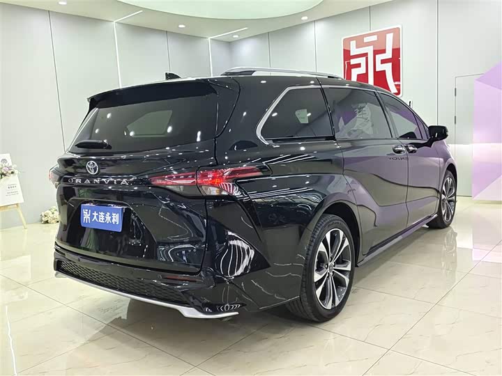 Фото 6 - Toyota Granvia