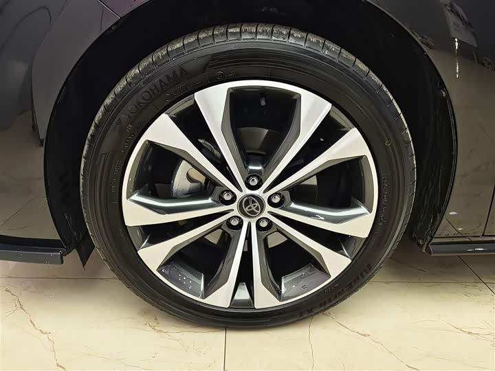 Фото 8 - Toyota Granvia