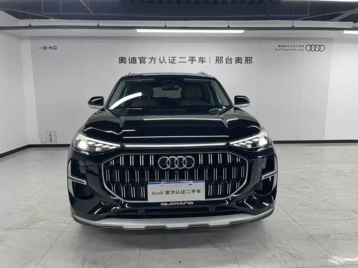 Фото 2 - Audi Q6