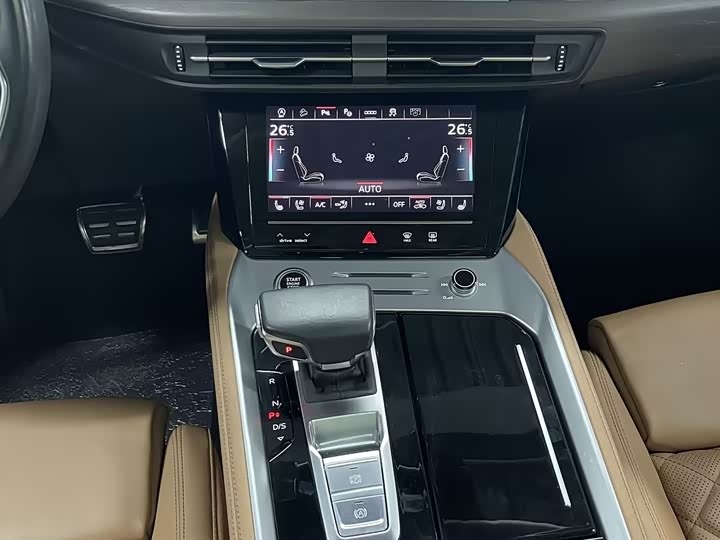 Фото 8 - Audi Q6