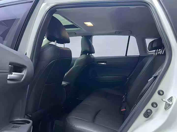 Photo 9 - Toyota Corolla Cross