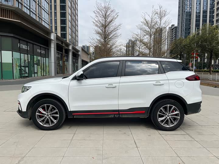 Фото 4 - Geely Atlas