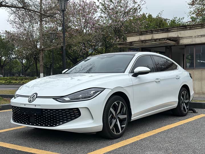 Photo 1 - Volkswagen Lamando L