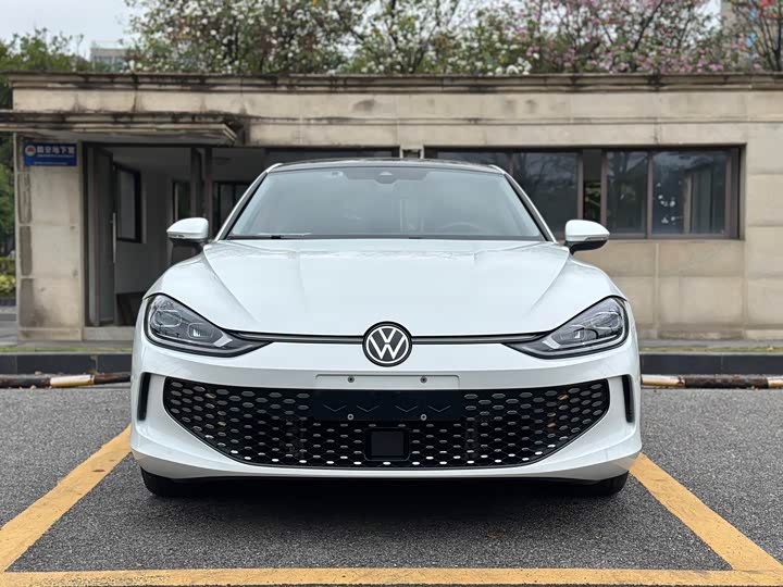 Photo 2 - Volkswagen Lamando L