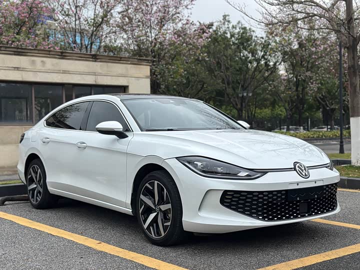 Photo 3 - Volkswagen Lamando L