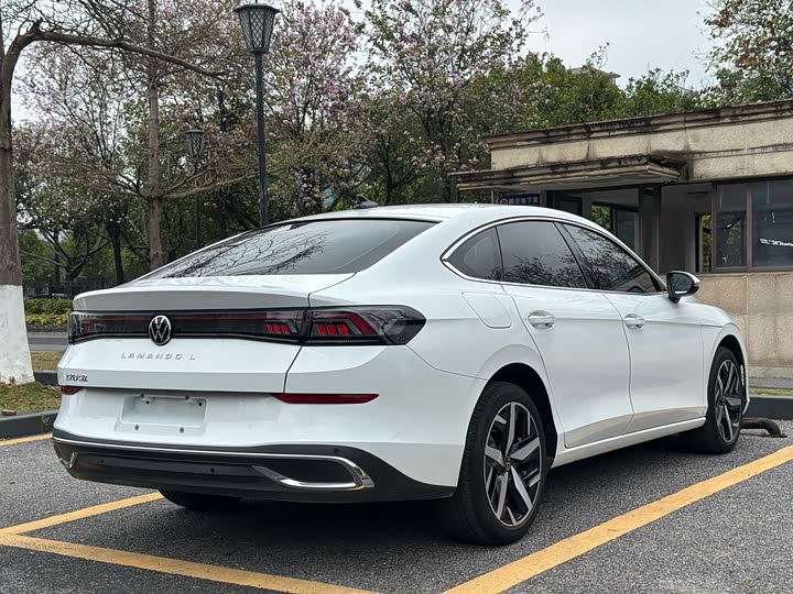 Photo 4 - Volkswagen Lamando L