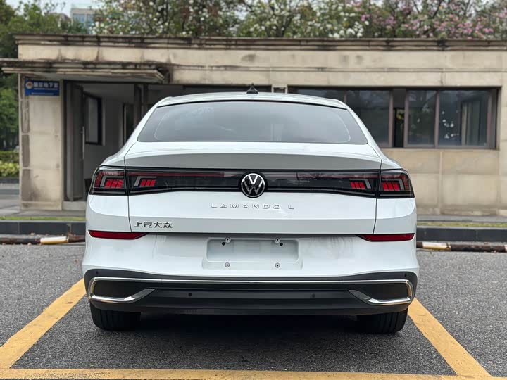 Photo 5 - Volkswagen Lamando L