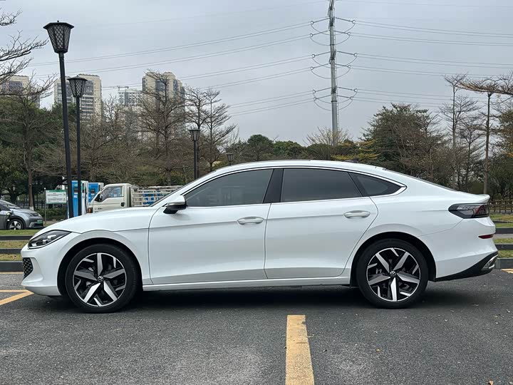 Photo 7 - Volkswagen Lamando L