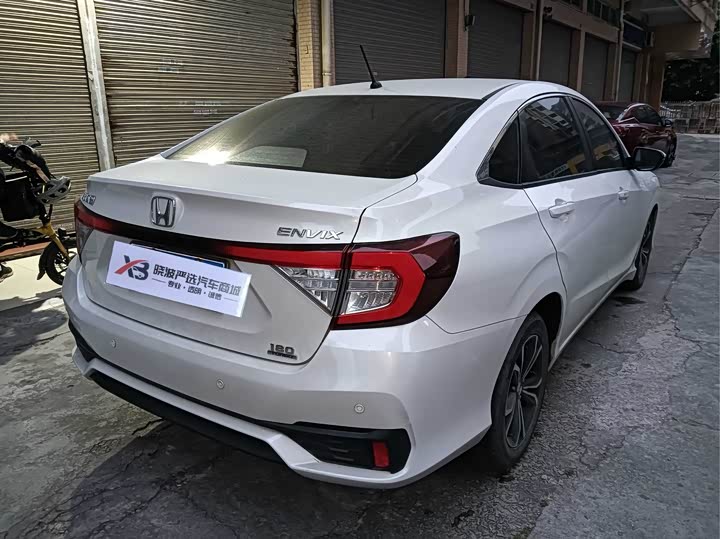 Фото 6 - Honda Envix