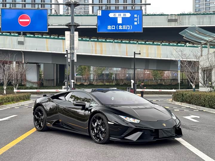 Фото 2 - Lamborghini Huracán