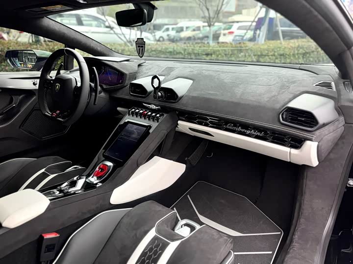 Фото 6 - Lamborghini Huracán