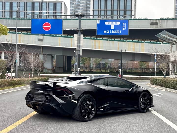 Фото 7 - Lamborghini Huracán