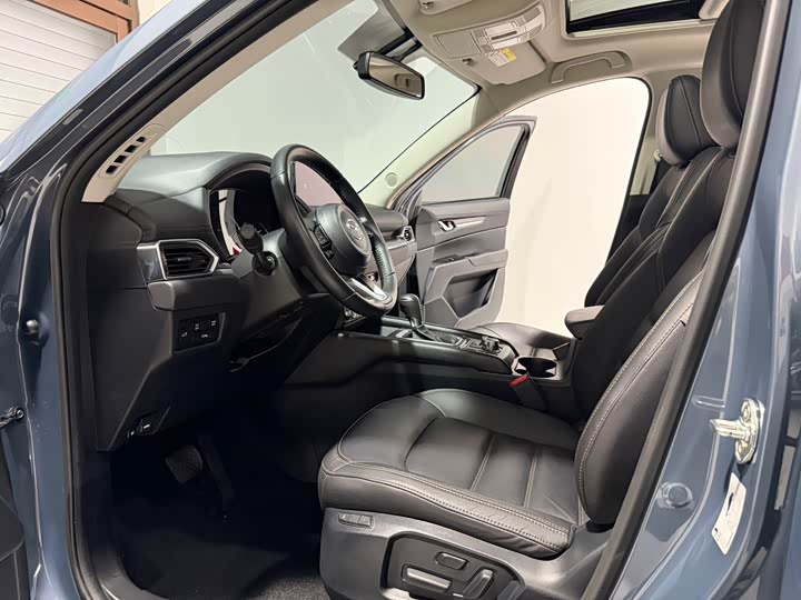 Фото 8 - Mazda CX-5