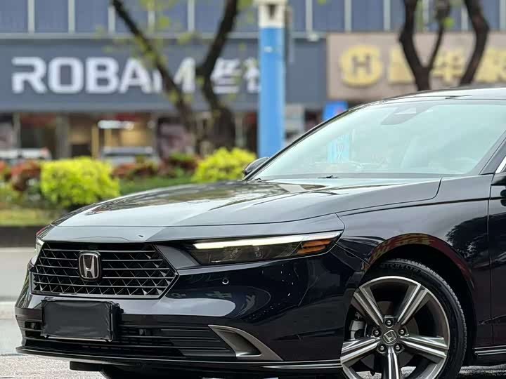 Фото 2 - Honda Accord