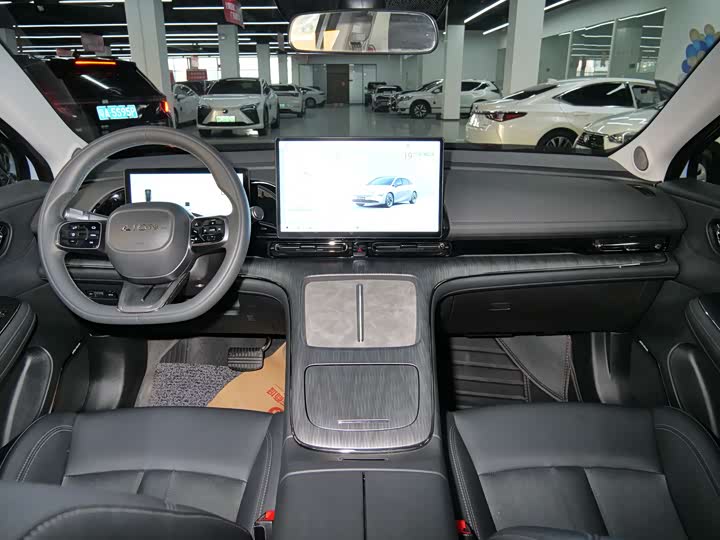 Photo 7 - GAC Aion S Max