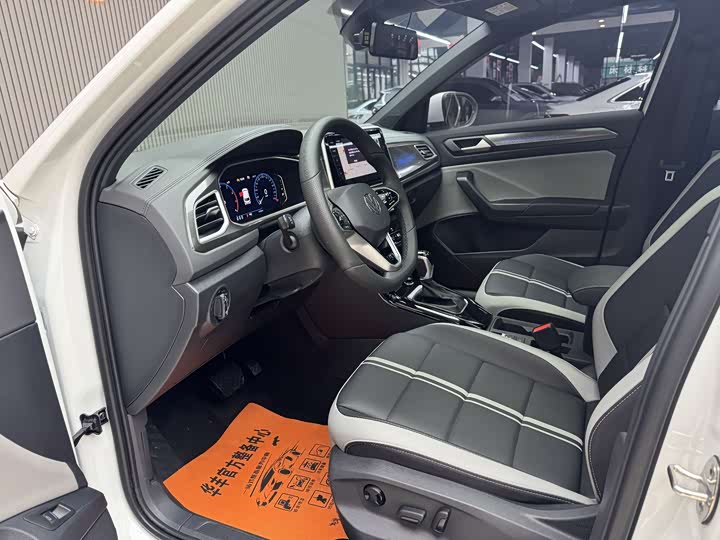 Фото 8 - Volkswagen T-Roc