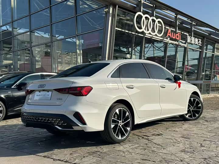 Фото 2 - Audi A3