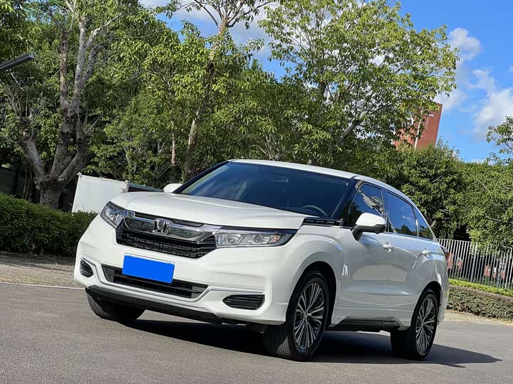 Photo 1 - Honda Avancier