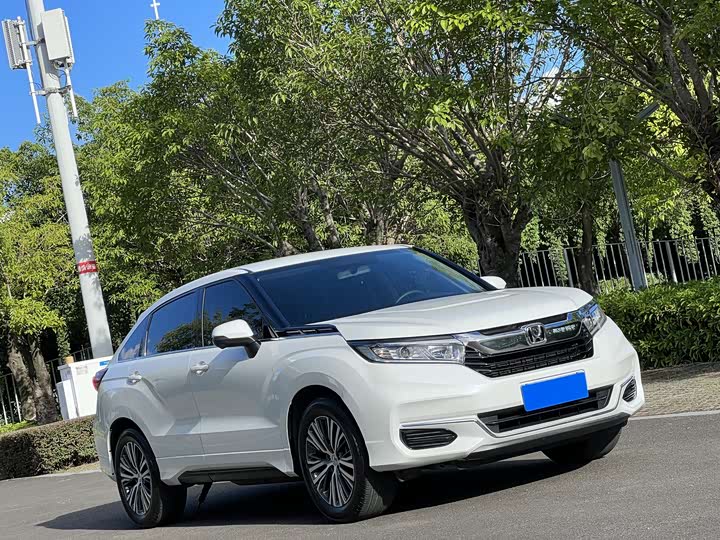 Photo 3 - Honda Avancier