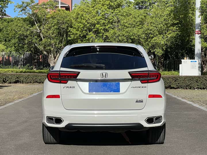 Photo 6 - Honda Avancier