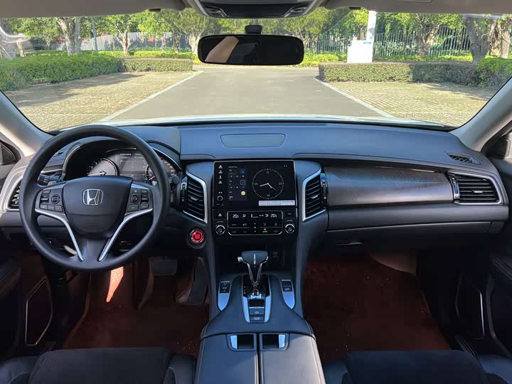 Photo 8 - Honda Avancier