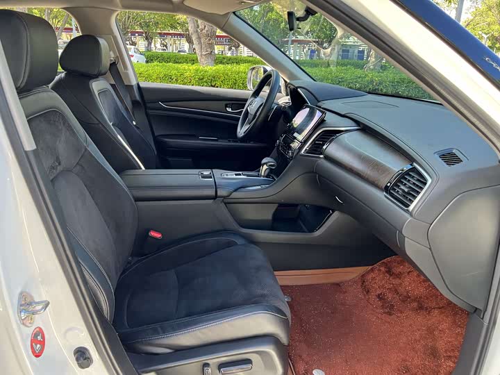 Photo 9 - Honda Avancier