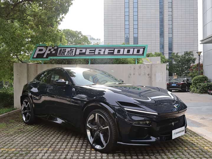 Фото 3 - Ferrari Purosangue