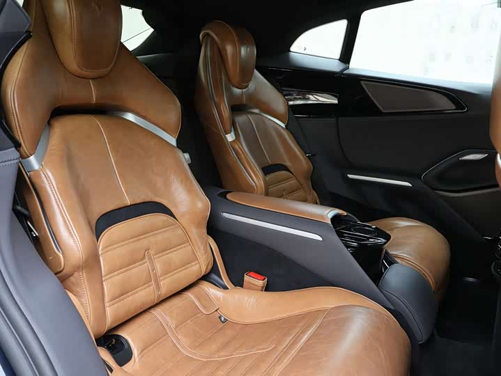 Фото 7 - Ferrari Purosangue