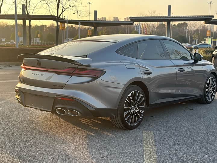 Фото 7 - MG Motor 7