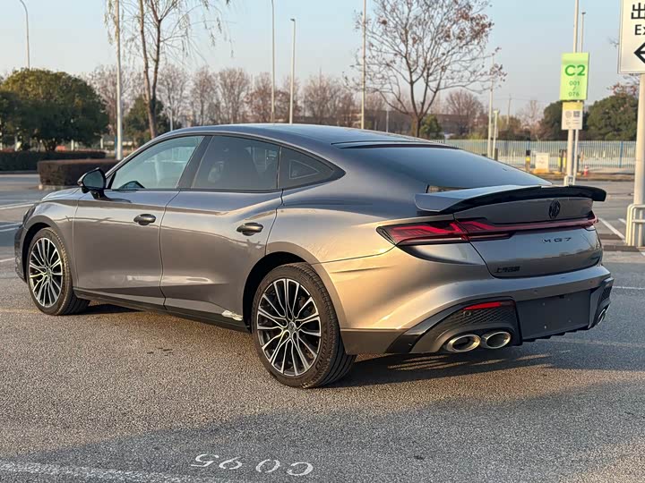 Фото 9 - MG Motor 7