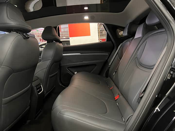 Фото 5 - XPeng Mona M03