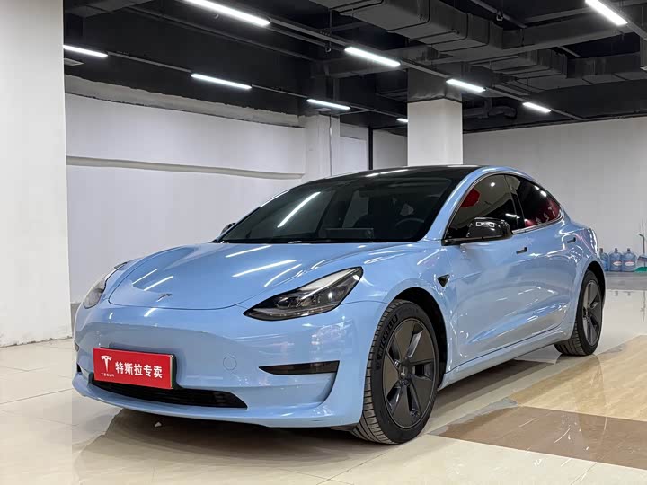 Фото 1 - Tesla Model 3