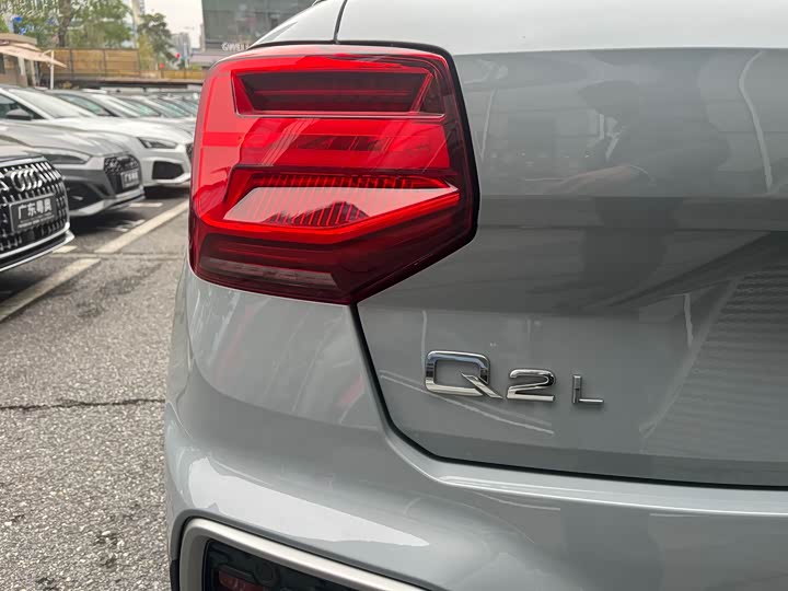 Фото 7 - Audi Q2L