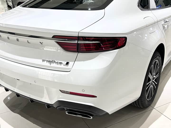 Фото 9 - Geely Preface