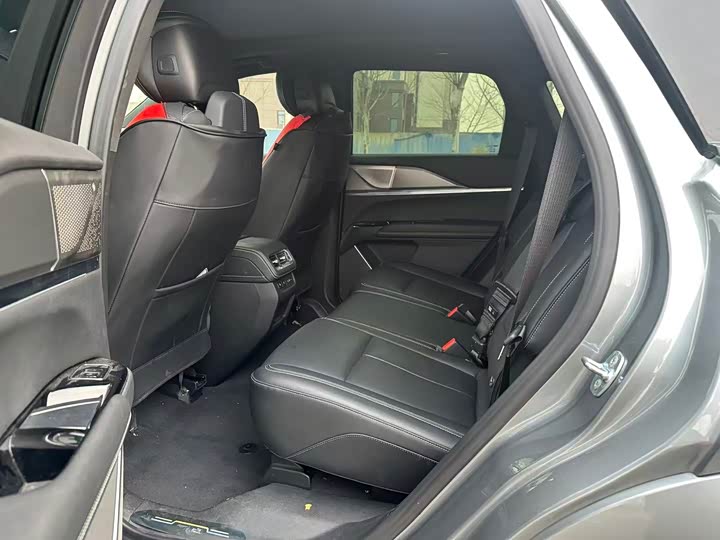 Фото 5 - Cadillac XT5