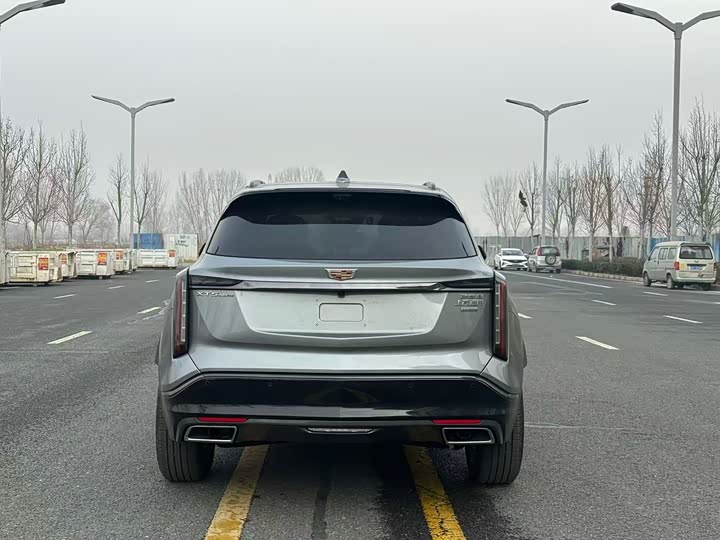 Фото 8 - Cadillac XT5