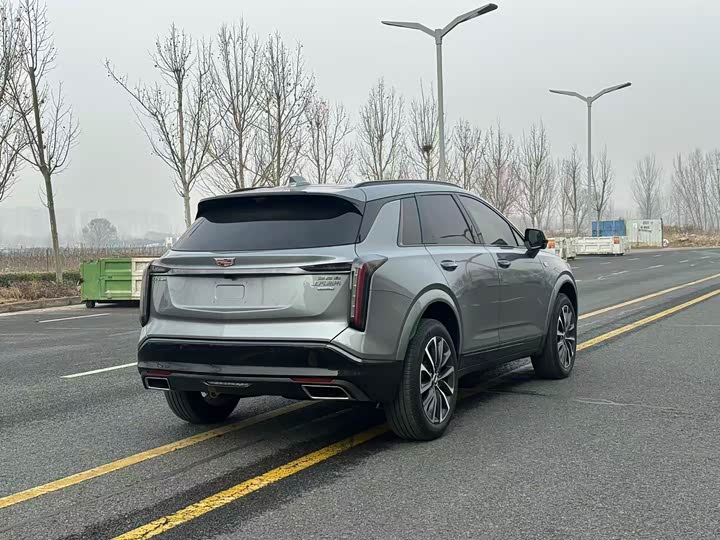 Фото 9 - Cadillac XT5